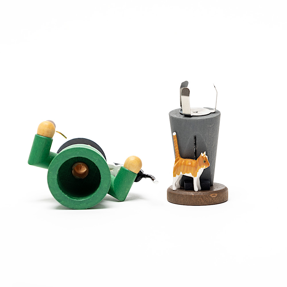 ミニミニ煙出し ネコと仲良し: