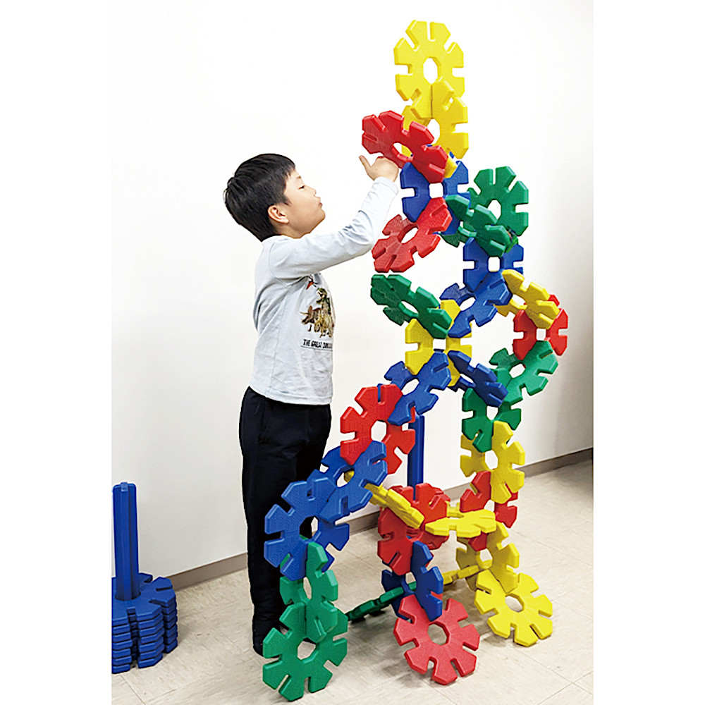 ジャイアントプレイ(40ピース):モデルの身長:約130cm