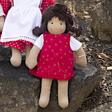 ジルケ人形（小）女の子 茶髪　赤ジャンパースカート