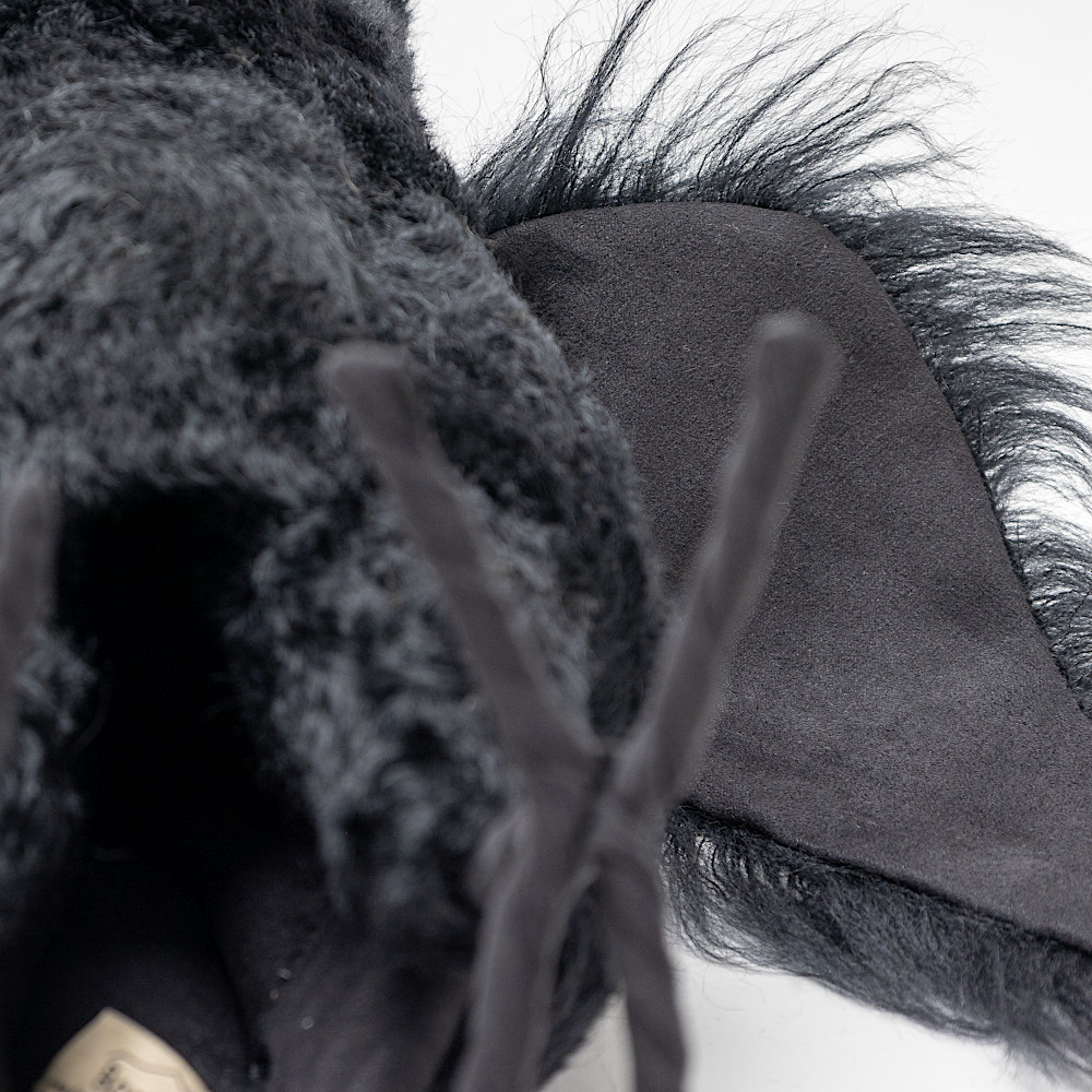 パペット シクスタス/カラス :翼の裏側はビロード調