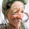 MAXIマリオネット 魔女：人形の頭と手は石膏製で、シワにいたるまで表情が豊か